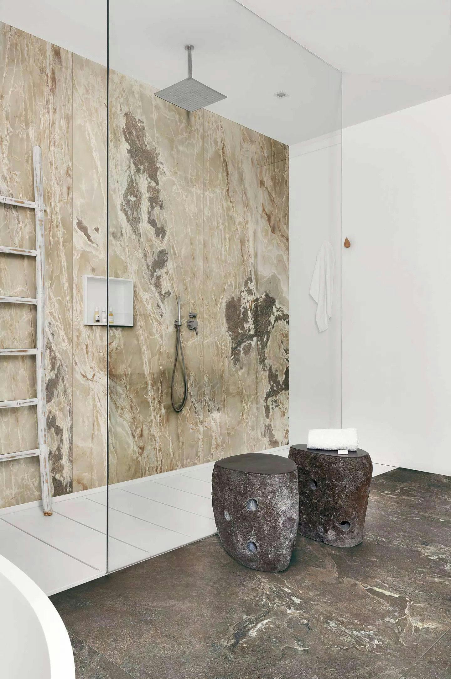 Casa de banho revestida a Florim, coleção Onyx&More